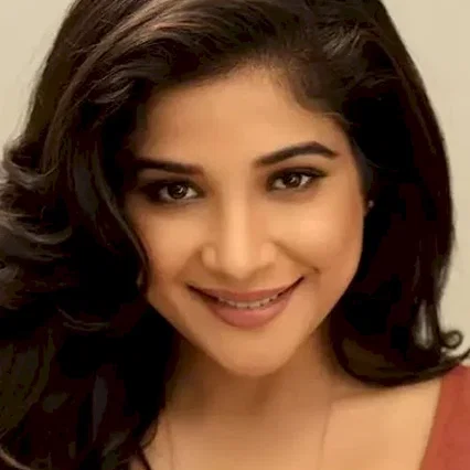  Sakshi Agarwal