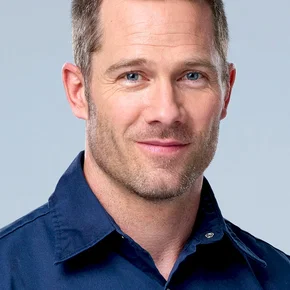 Photo star : Luke MacFarlane