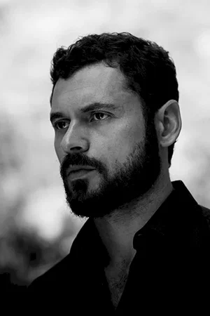 Adan Canto photo