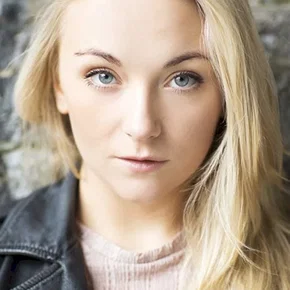 Photo star :  Alice May Feetham