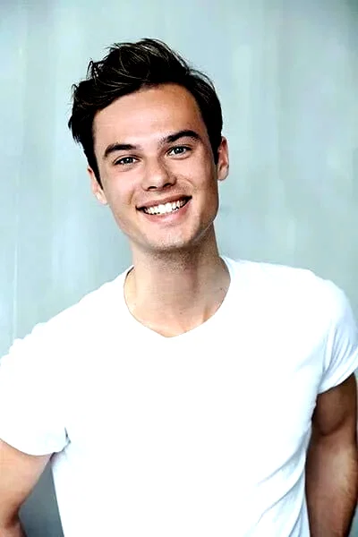 Tom Gronau
