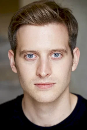  Nicholas Ralph photo