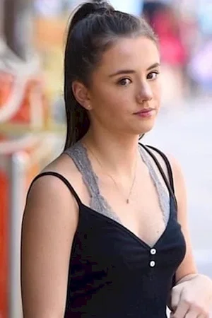 Lily Mo Sheen photo