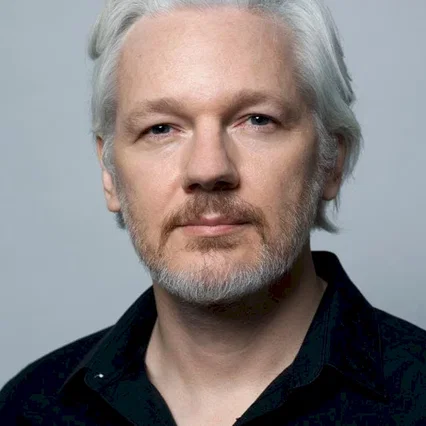  Julian Assange