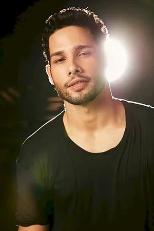  Siddhant Chaturvedi photo