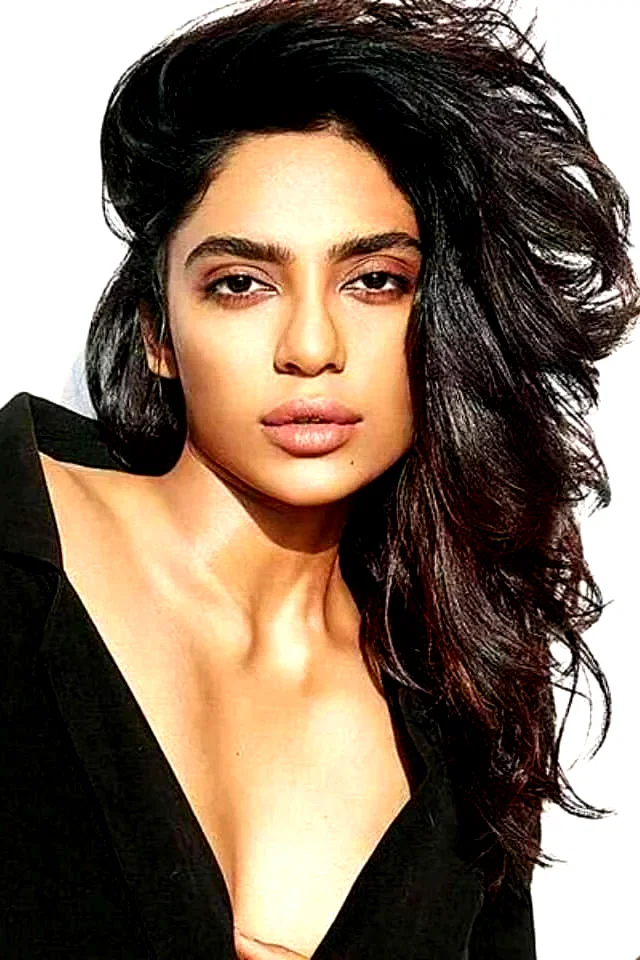 Sobhita  Dhulipala