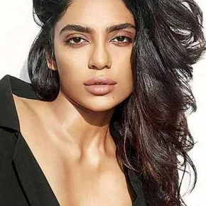 Photo star : Sobhita  Dhulipala
