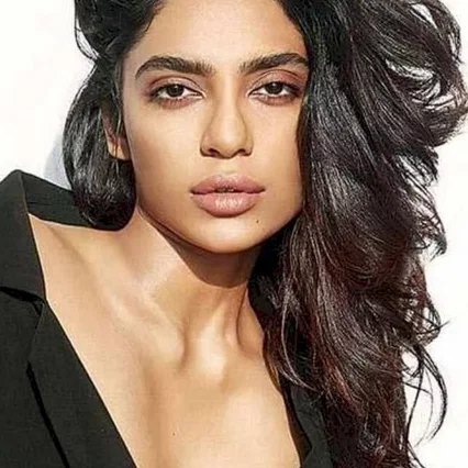 Sobhita  Dhulipala