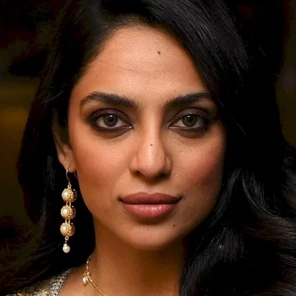 Sobhita  Dhulipala