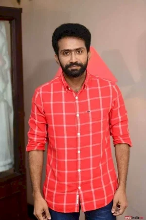  Shine Tom Chacko photo