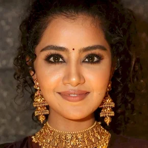 Photo star :  Anupama Parameswaran