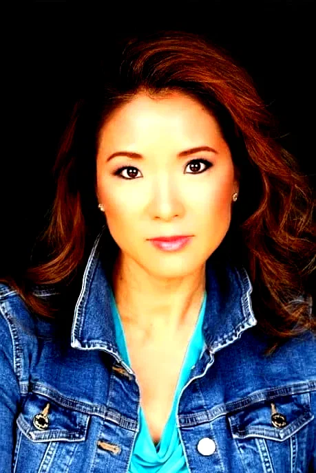  Gina Jun