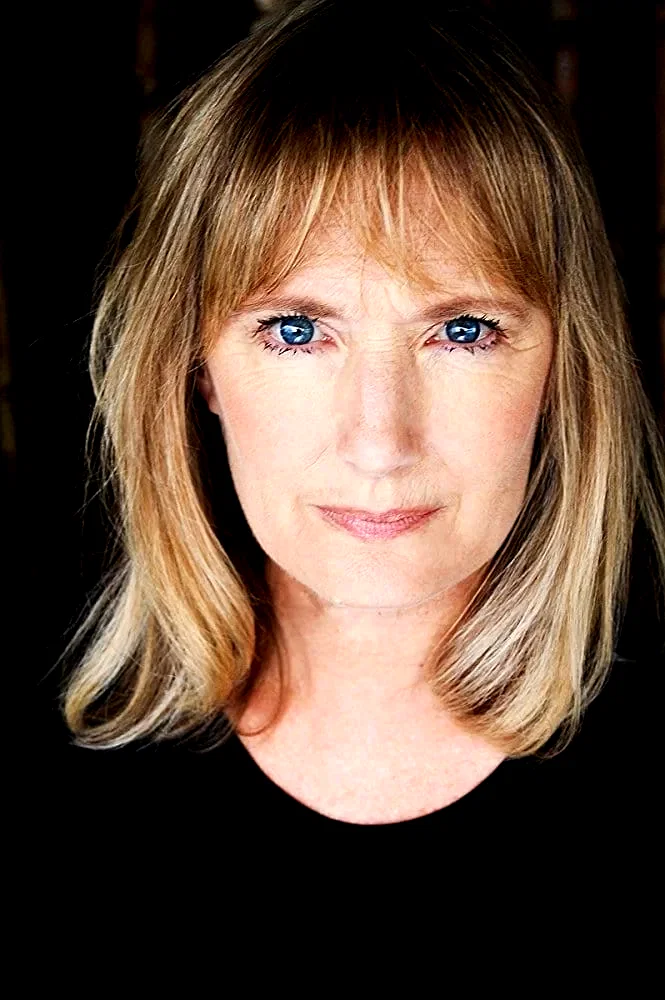  Nicola Wright