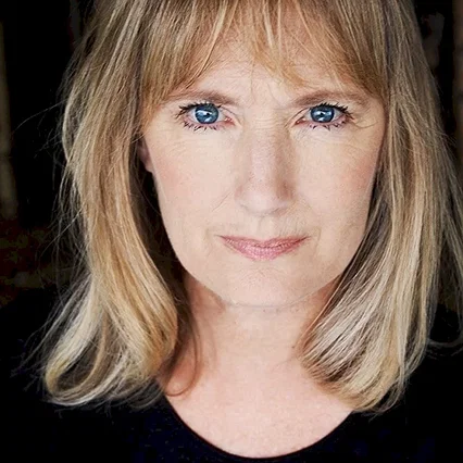  Nicola Wright