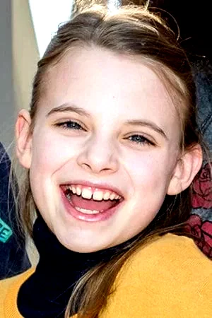 Emilia Flint