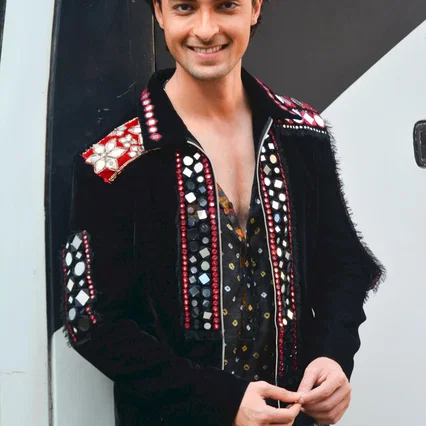  Aayush Sharma