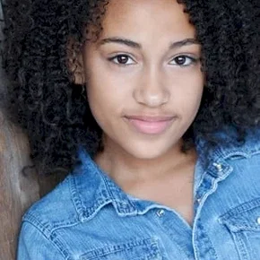 Photo star :  Lexi Underwood