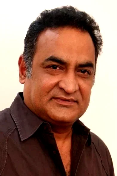  Adukalam Naren