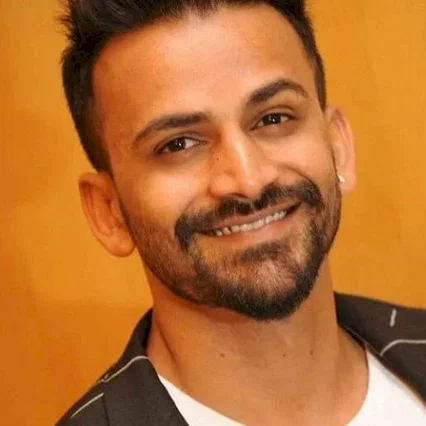  Dhananjay