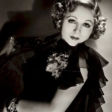  Sharon Lynn