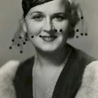  Vivien Oakland