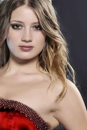  Gizem Karaca photo