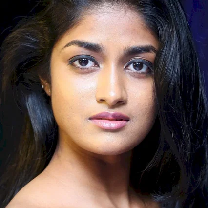  Dimple Hayathi