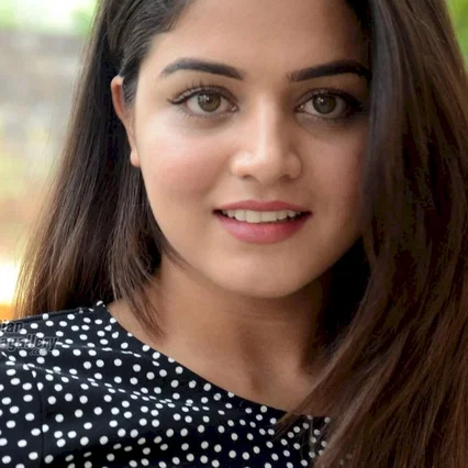  Wamiqa Gabbi