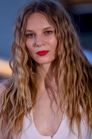  Lilith Stangenberg photo