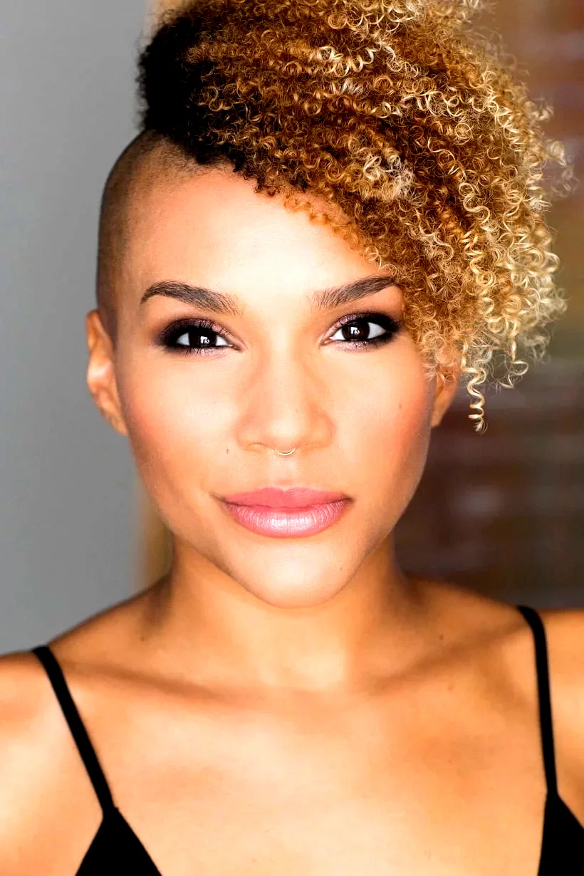  Emmy Raver-Lampman