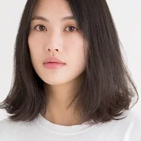 Photo star :  Asami Usuda