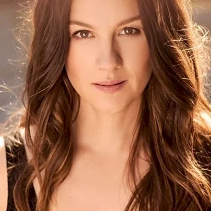  Andrea Agur