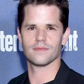 Photo star : Max Carver