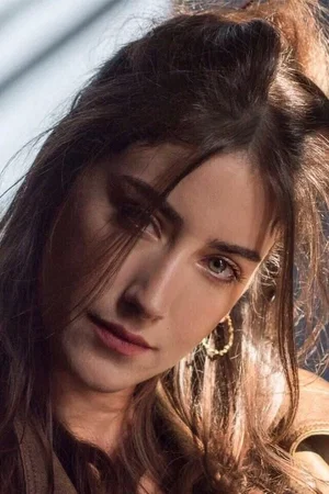  Hazal Kaya photo