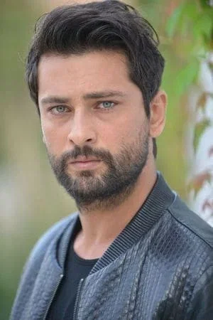  Onur Tuna photo