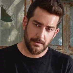  Enis Arıkan