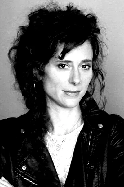  Laura Wandel