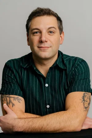  Aaron Harris photo