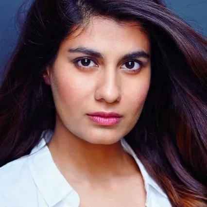  Shreya Dhanwanthary