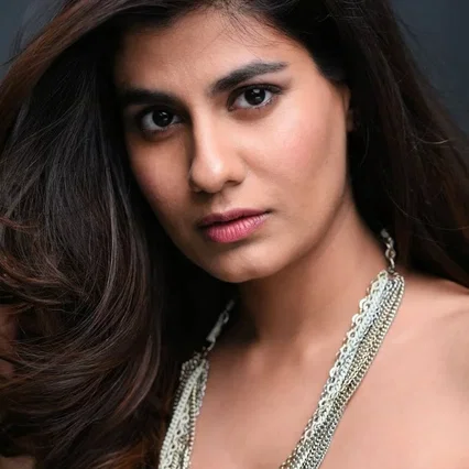  Shreya Dhanwanthary