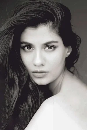  Shreya Dhanwanthary