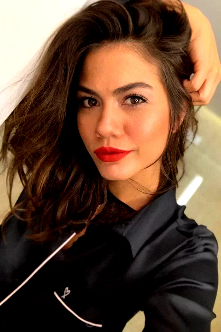  Demet Özdemir