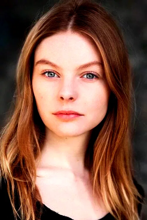  Nell Hudson