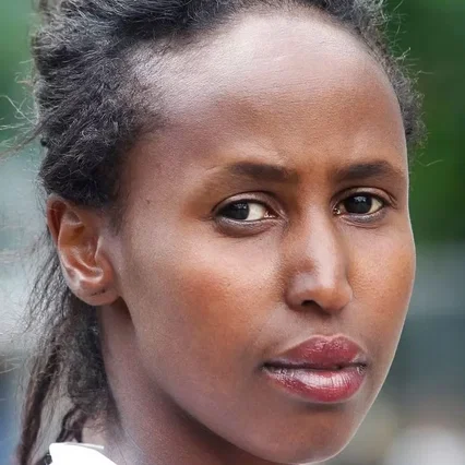  Kadra Yusuf