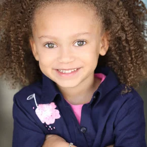 Photo star :  Mykal-Michelle Harris