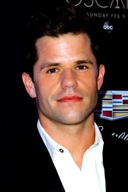 Charlie Carver