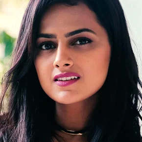 Photo star :  Shraddha Srinath