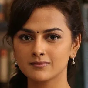 Photo star :  Shraddha Srinath