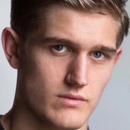  Adam Hugill