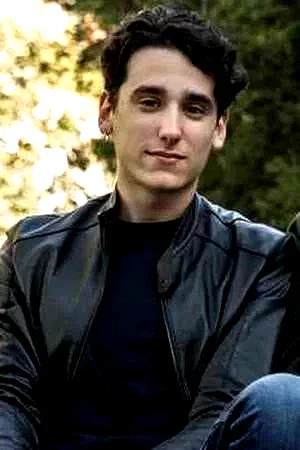  Andrea Carpenzano
